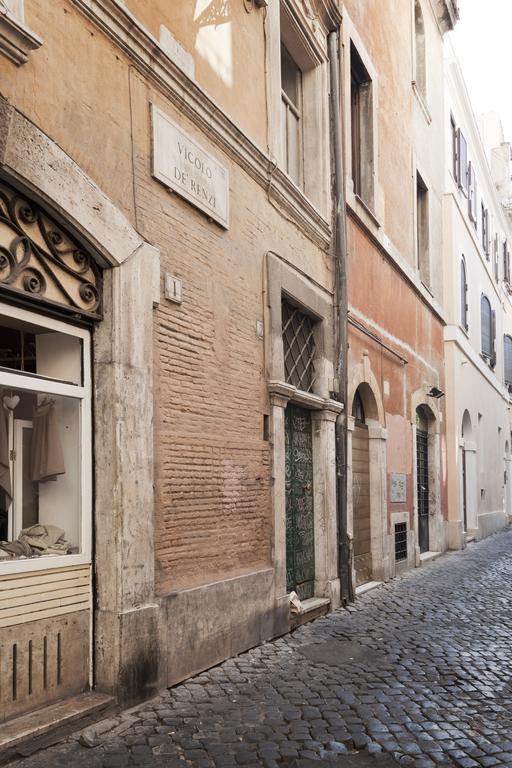 Vicolo De Renzi Trastevere