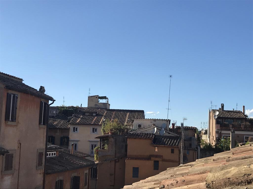 Vicolo De Renzi Trastevere * Rom